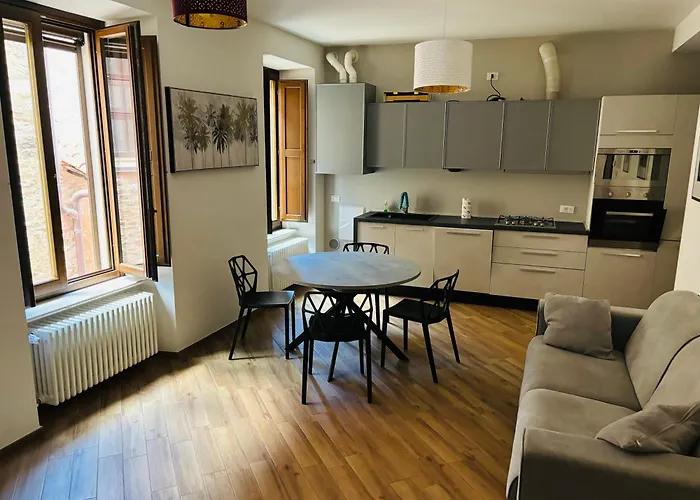 Centro Storico Piazza Duomo Biale