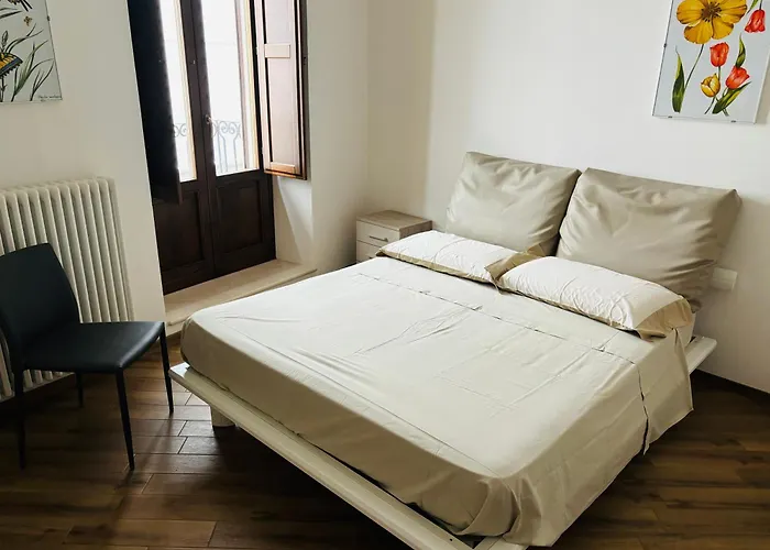 Centro Storico Piazza Duomo Biale * 라킬라